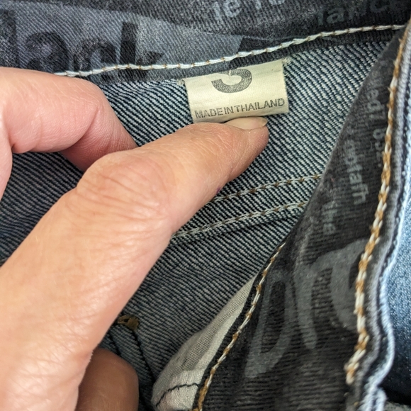 Jet Women's Capris Denim Jeans Sz S Stone Washed Graphics Fringed B2 - Picture 6 of 10